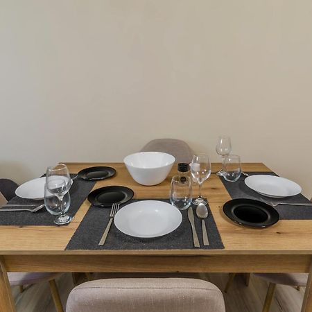Brizy Apartment Varna Bagian luar foto