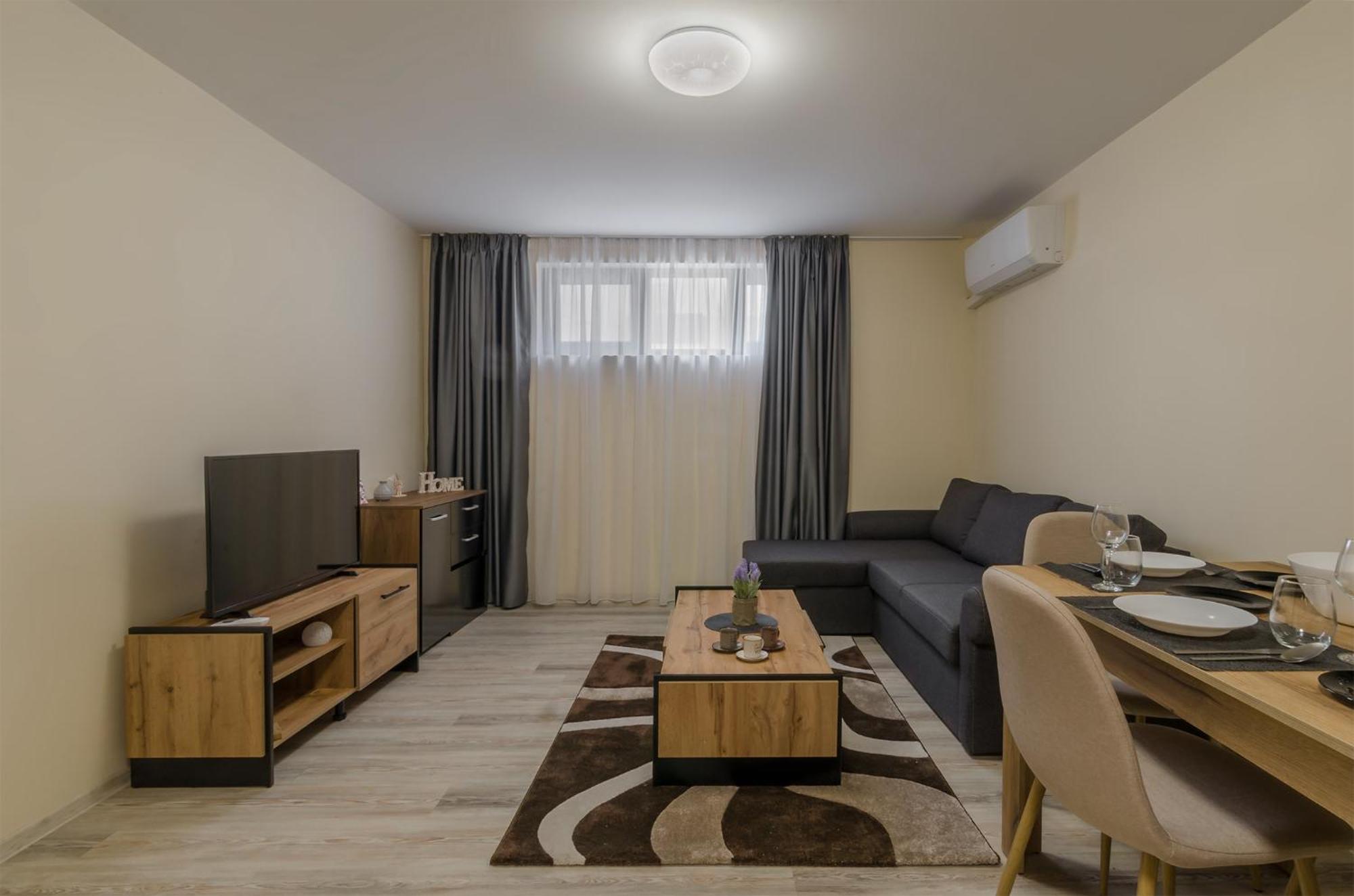 Brizy Apartment Varna Bagian luar foto