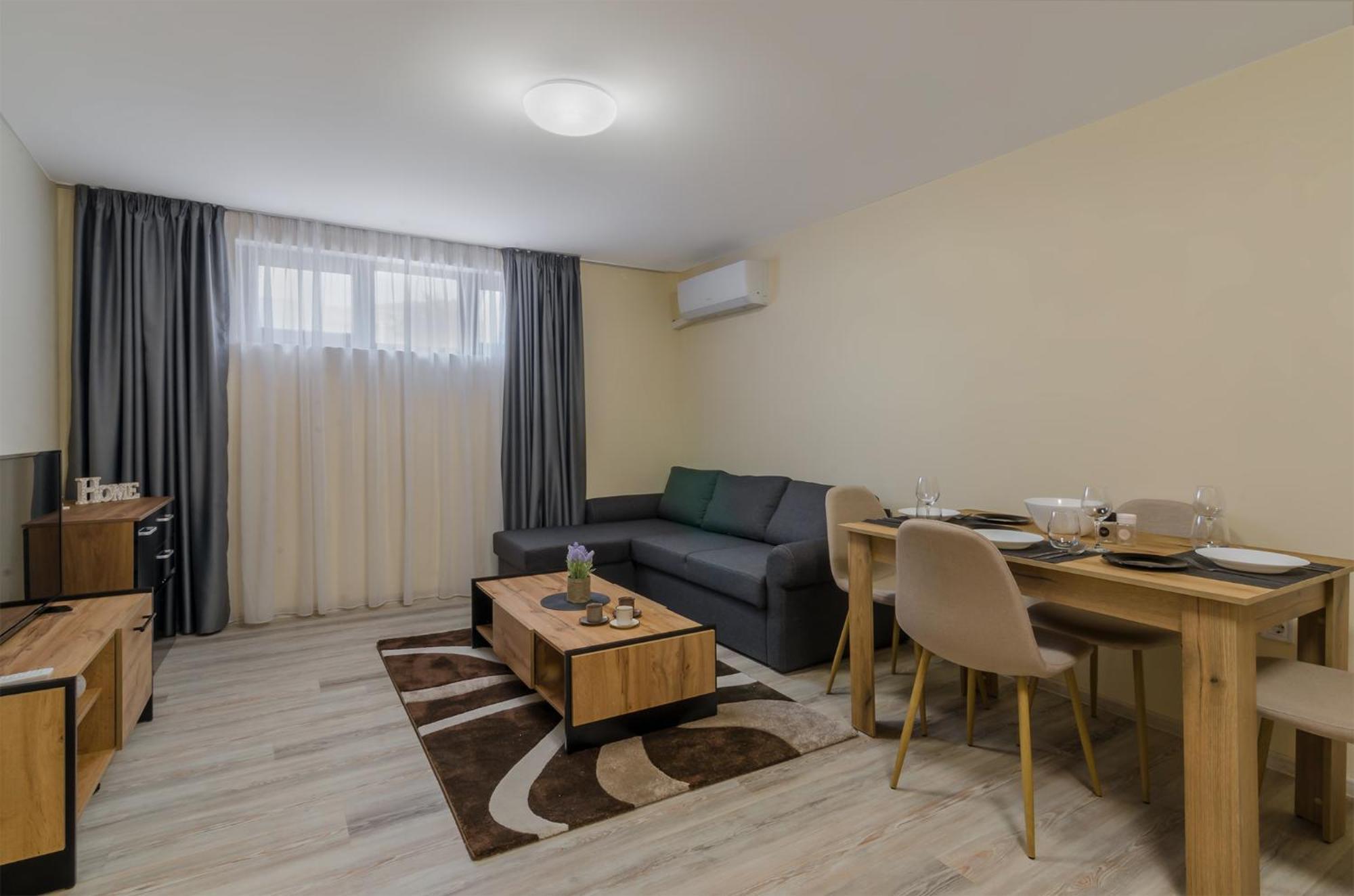 Brizy Apartment Varna Bagian luar foto