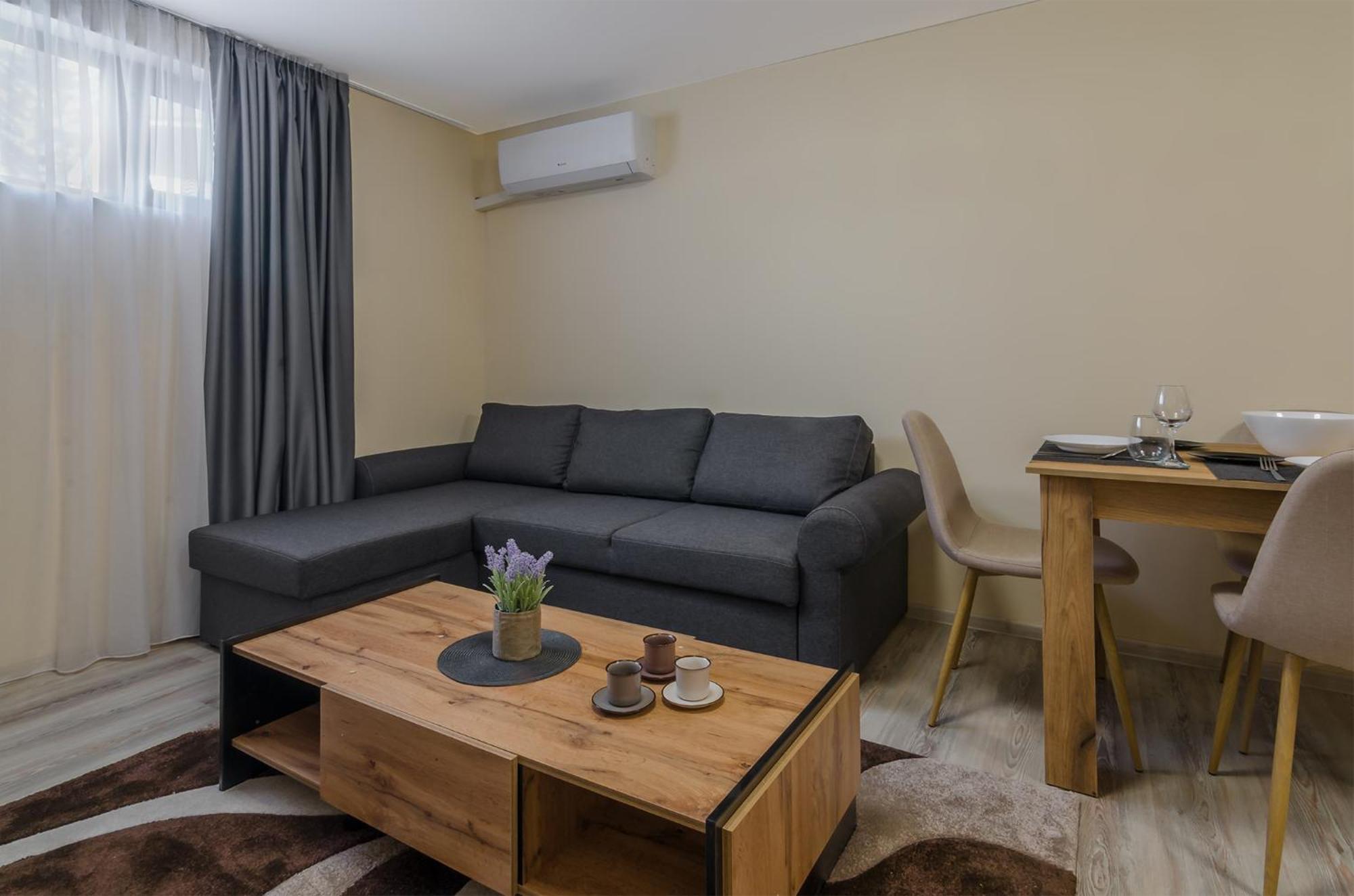 Brizy Apartment Varna Bagian luar foto