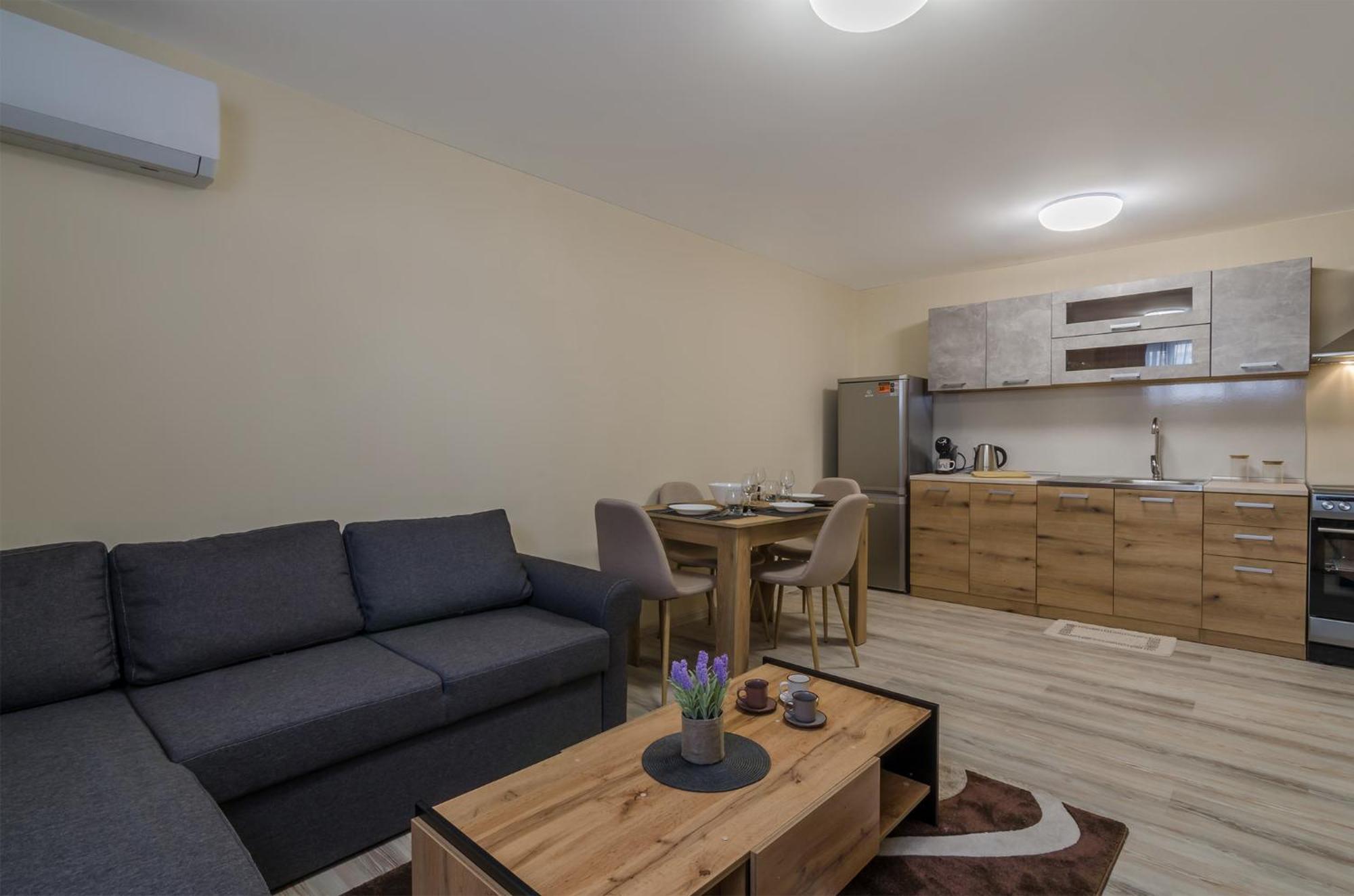 Brizy Apartment Varna Bagian luar foto
